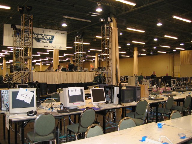 The nerve center of the BYOC network . . . the N.O.C. (qc060024.jpg, 640w x 480h )