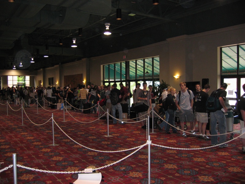 At 2:00 PM, this was the line of everyone who had not pre-registered for the BYOC.  They were admitted starting at 3:00 PM. (qc071009.jpg, 800w x 600h )