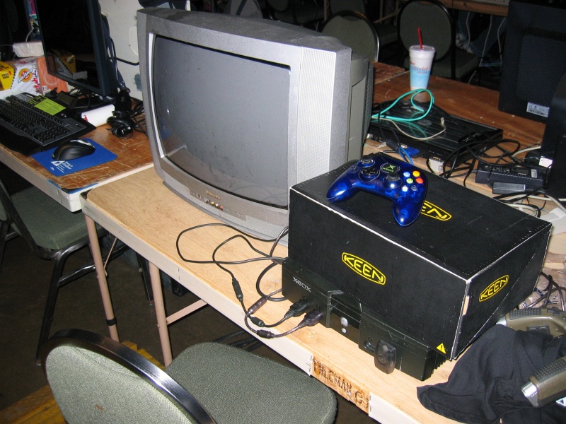 You used to never see consoles at Quakecon.  I saw several this year. (qc072024.jpg, 800w x 600h )