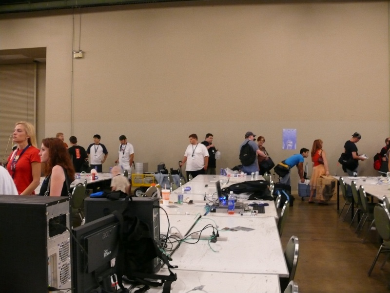 Sunday morning, people were lined up to check out of the BYOC (qc084001.jpg, 800w x 600h )