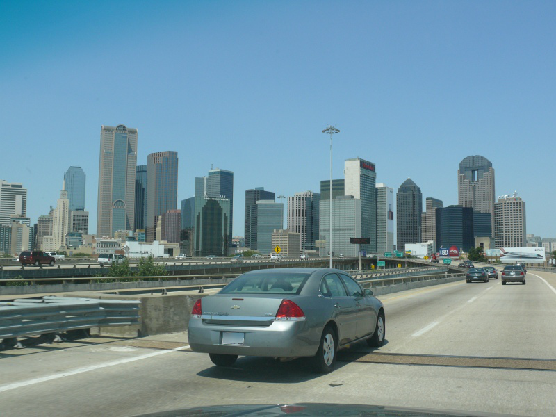 Driving past downtown Dallas on the way to Quakecon on Thursday. (qc110001.jpg, 800w x 600h )