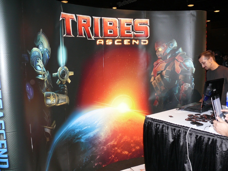 Tribes Ascend, an online FPS, was also available for play in the vendor area. (qc110013.jpg, 800w x 600h )
